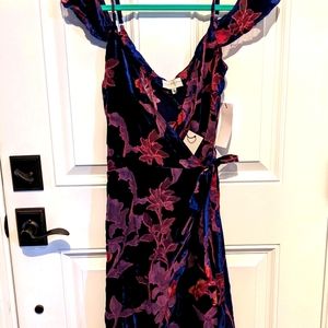 Nasty Gal Floral Velvet Wrap Dress size Small NWT